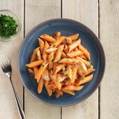 glutenvrije penne met kip en wodka saus