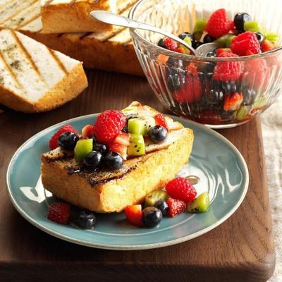 gegrilde engelencake met fruitsalsa