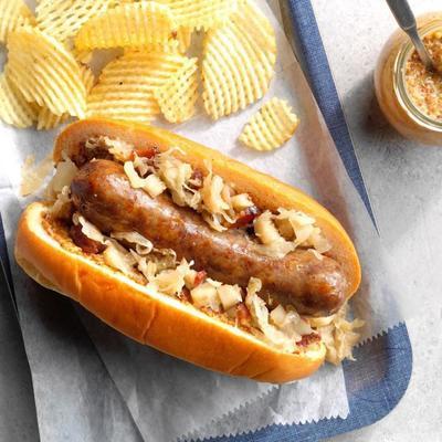 slow cooker brats en zuurkool