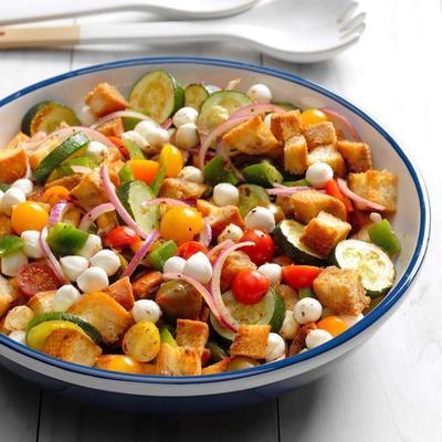 geroosterde salade van zucchini panzanella