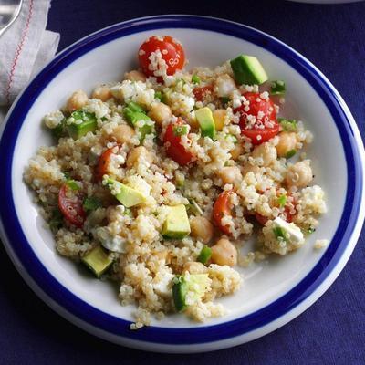 avocado en garbonzo bonen quinoa salade