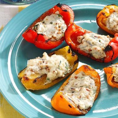 gegrilde paprika's met bleu-kaas en spek