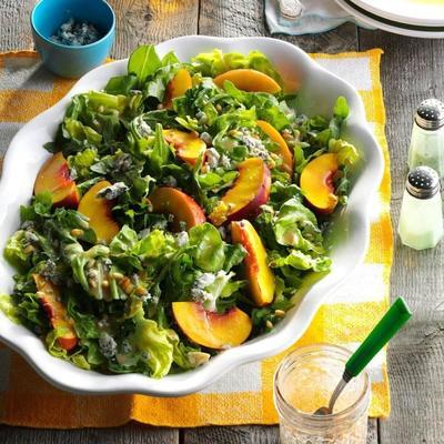 rucola en nectarinesalade