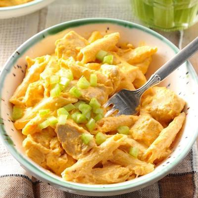 crockpot buffalo chicken pasta