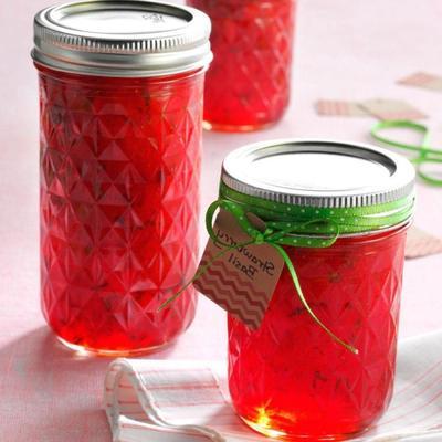 aardbeien-basilicum jam