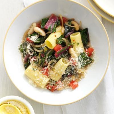 rigatoni met snijbiet, cannellinibonen en tomaten