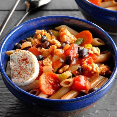 groene chili chili met volkoren penne