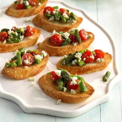 zeer verde aspergebruschetta