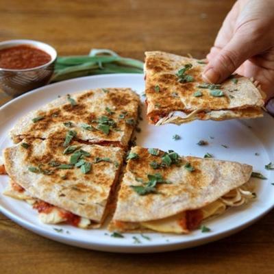 drie kaas organische kalkoen quesadilla