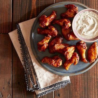 krokant gebakken Marokkaanse kippenvleugeltjes met yoghurt dip