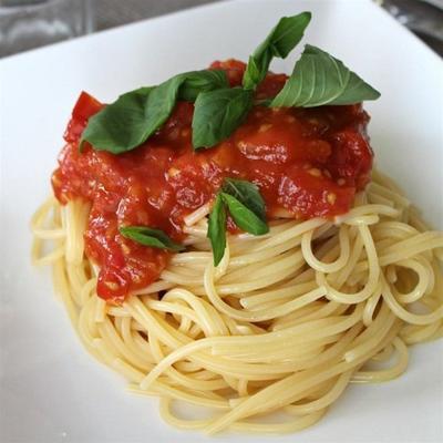 spaghettisaus met verse tomaten