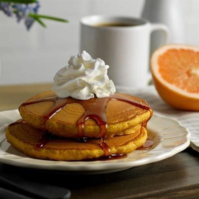 pompoen spice pannenkoeken met kaneel siroop