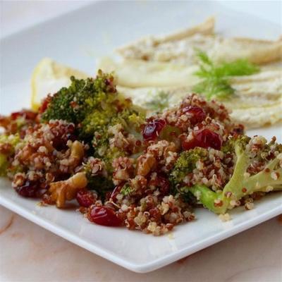 cranberry quinoa salade met broccoli