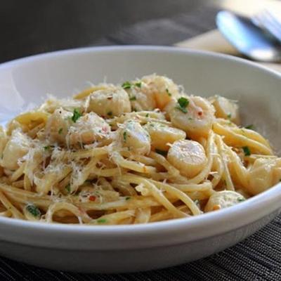 romige baai sint-jakobsschelp spaghetti