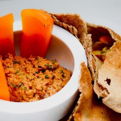 Muhammara (geroosterde peper en walnootpasta)