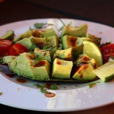 pittige avocado snack