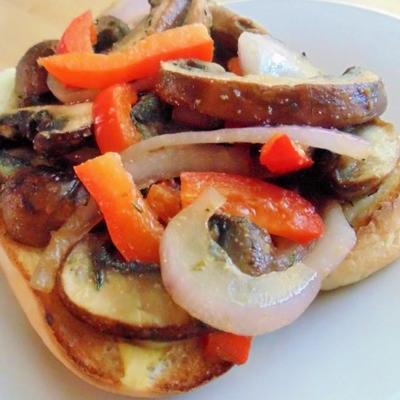 vegetarische mushroom philly cheese steak sandwiches