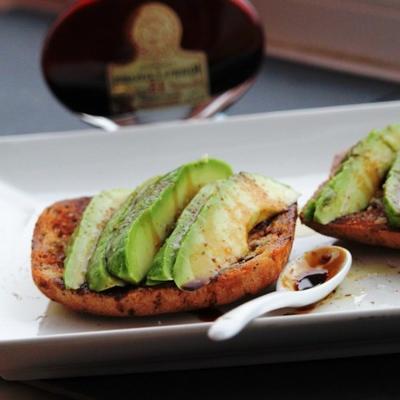 balsamico avocado toast