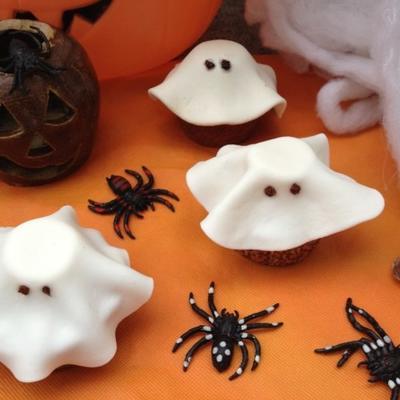 halloween fondant spook cupcakes