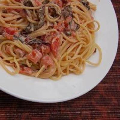 spaghetti met rode snijbiet en mosterdroomsaus