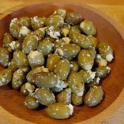 Spaanse gevulde olijftapas met feta