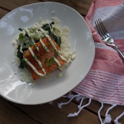 pan-aangebraden zalm met wasabi-dressing en paksoi