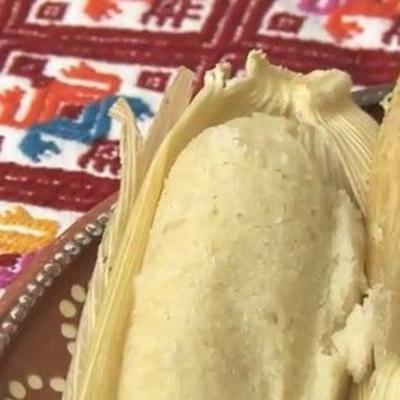 zoete amandel tamales met banketbakkersroom