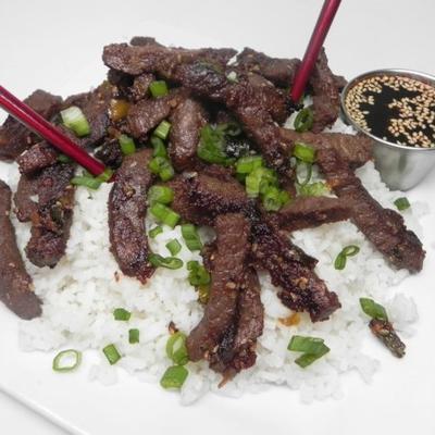 bulgogi van het rund met dipsaus