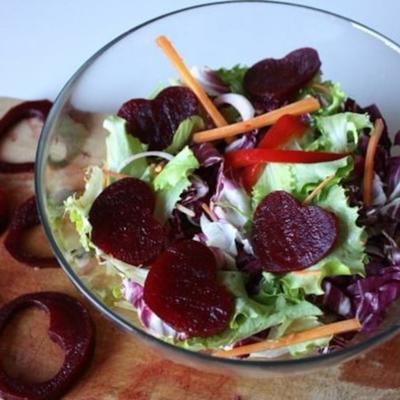 romantische Valentijnsdag salade