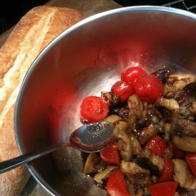 gefrituurde auberginesalade met tomaten