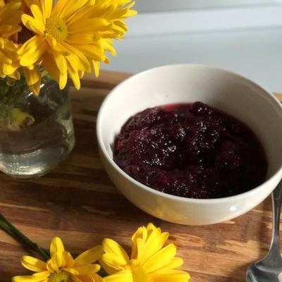 eenvoudige instant pot® cranberry saus