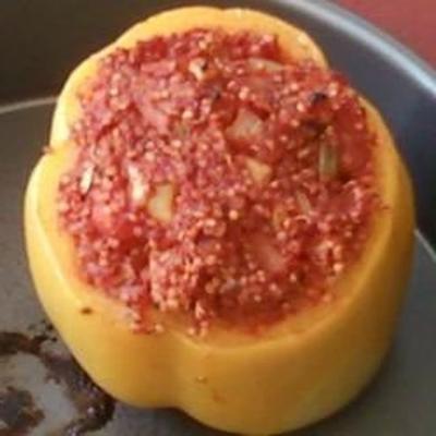 veganistische quinoa-gevulde paprika's