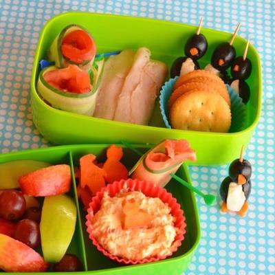 kalkoen- en roomkaas van kinderen verspreiden bento-box