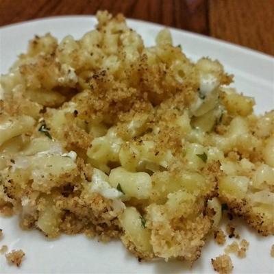 gebakken gruyere en kruidenmacaroni