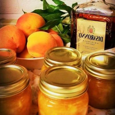 perzik jam met amaretto likeur