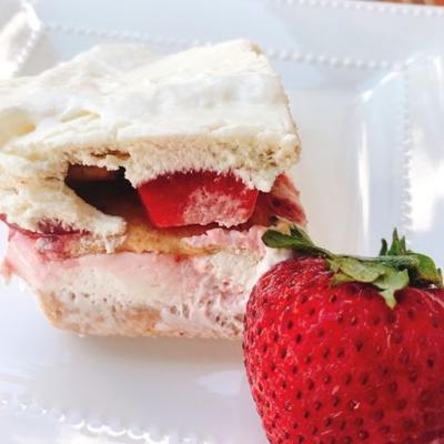 strawberry cheesecake icebox cake