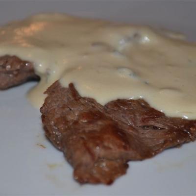 Keto steak met blauwe kaassaus