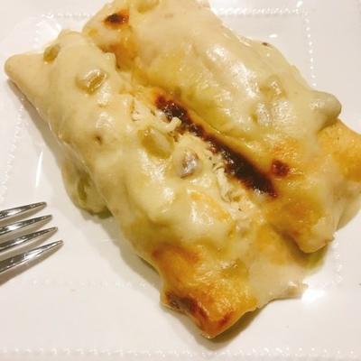 romige witte kippenenchiladas