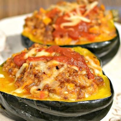 instant pot® acorn squash gevuld met Italiaanse worst