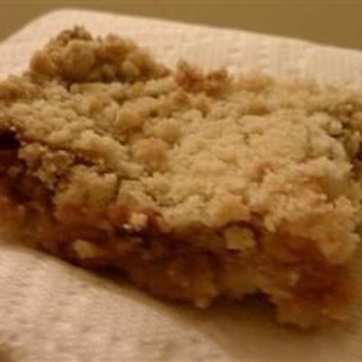 roomkaas cranberry crumble bars