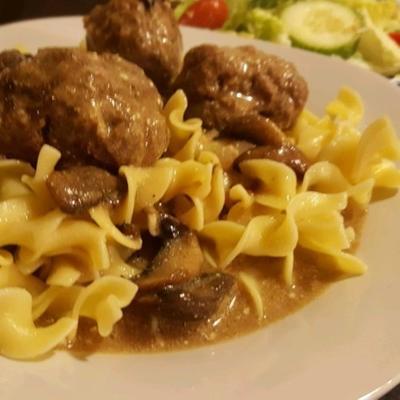 beef stroganoff saus met gehaktballen