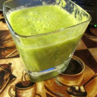 oranje-peer groene smoothie met paksoi