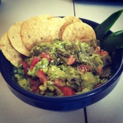 guacamole met nopales (Mexicaanse cactus)