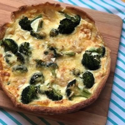 eenvoudige broccoli en brie cheese quiche