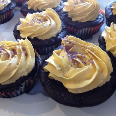 veganistische chocolade cupcakes met vanille glazuur