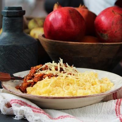 veganistische polenta met ragu