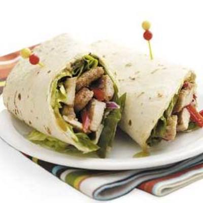 Jamaicaanse gezonde geroerte kip wrap