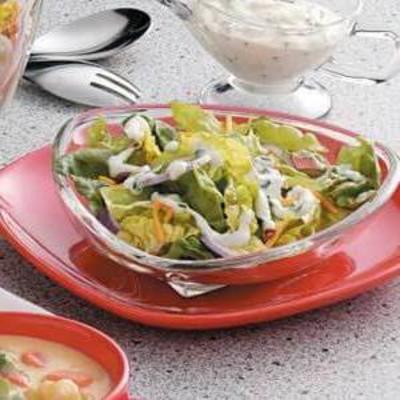 gooide salade met romige bacon bieslook dressing