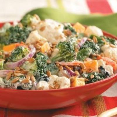 feestelijke broccoli-bloemkoolsalade