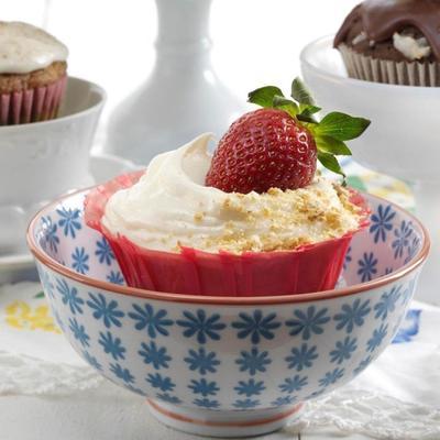 cedarburg strawberry cheesecake cupcakes